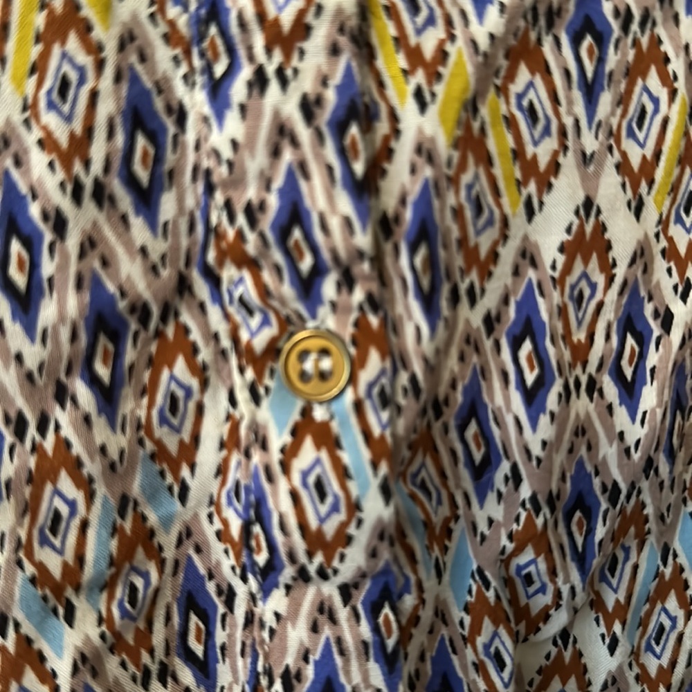 Woman’s blouse - Picture 2 of 4